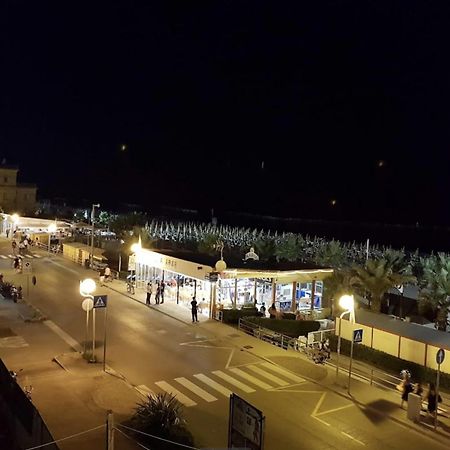 Hotel Bonaria Ρίμινι Εξωτερικό φωτογραφία