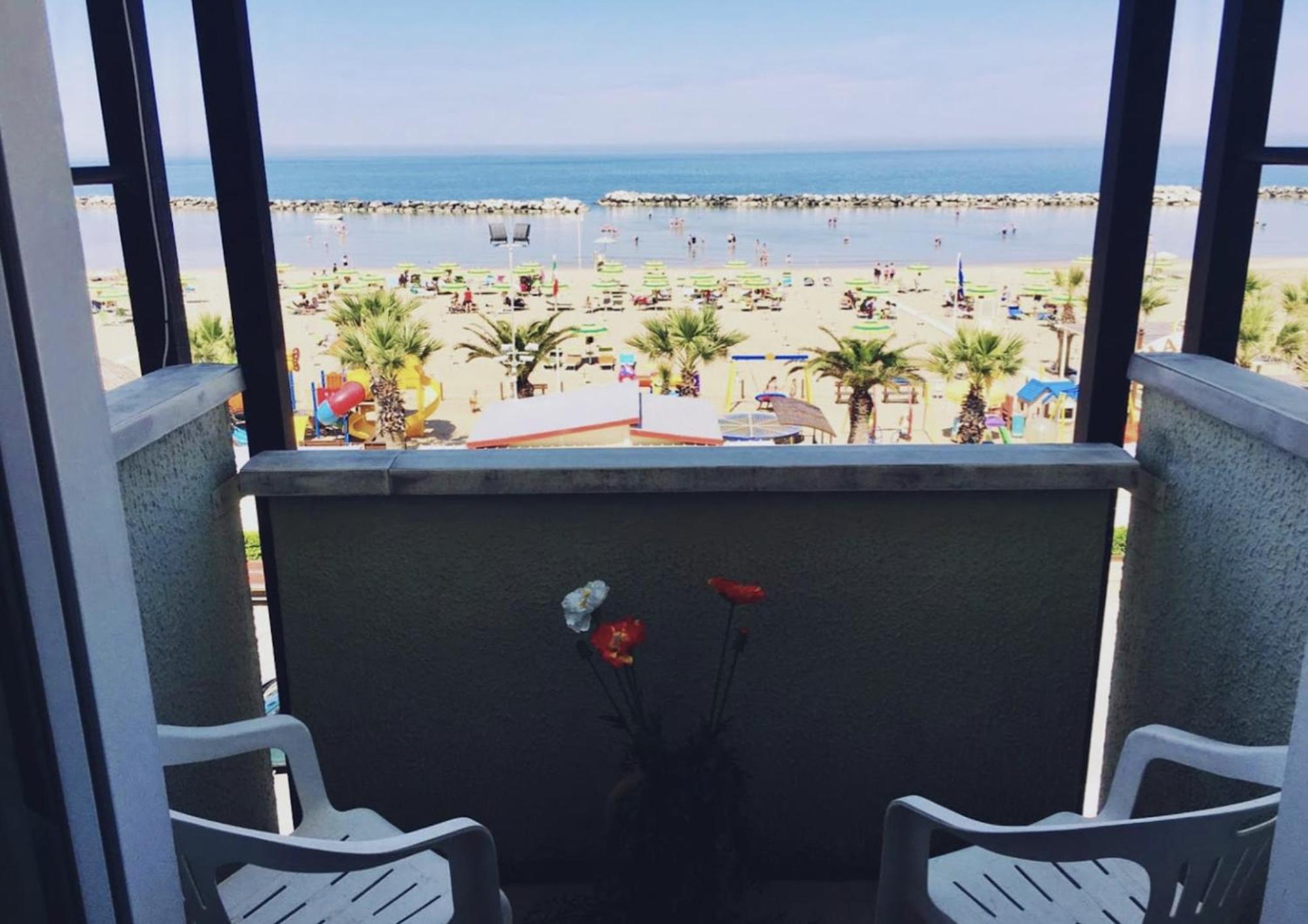 Hotel Bonaria Ρίμινι Εξωτερικό φωτογραφία