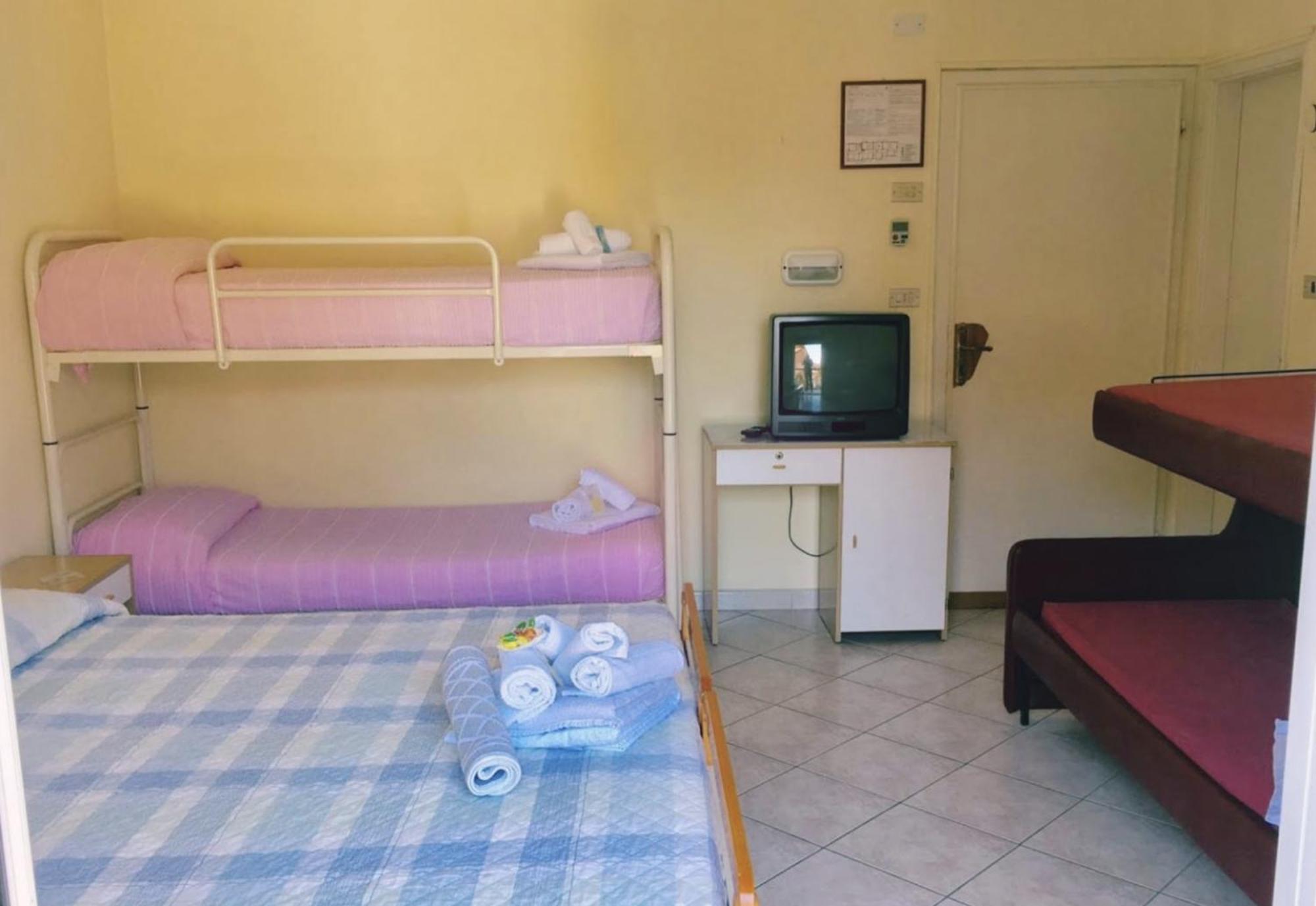 Hotel Bonaria Ρίμινι Εξωτερικό φωτογραφία