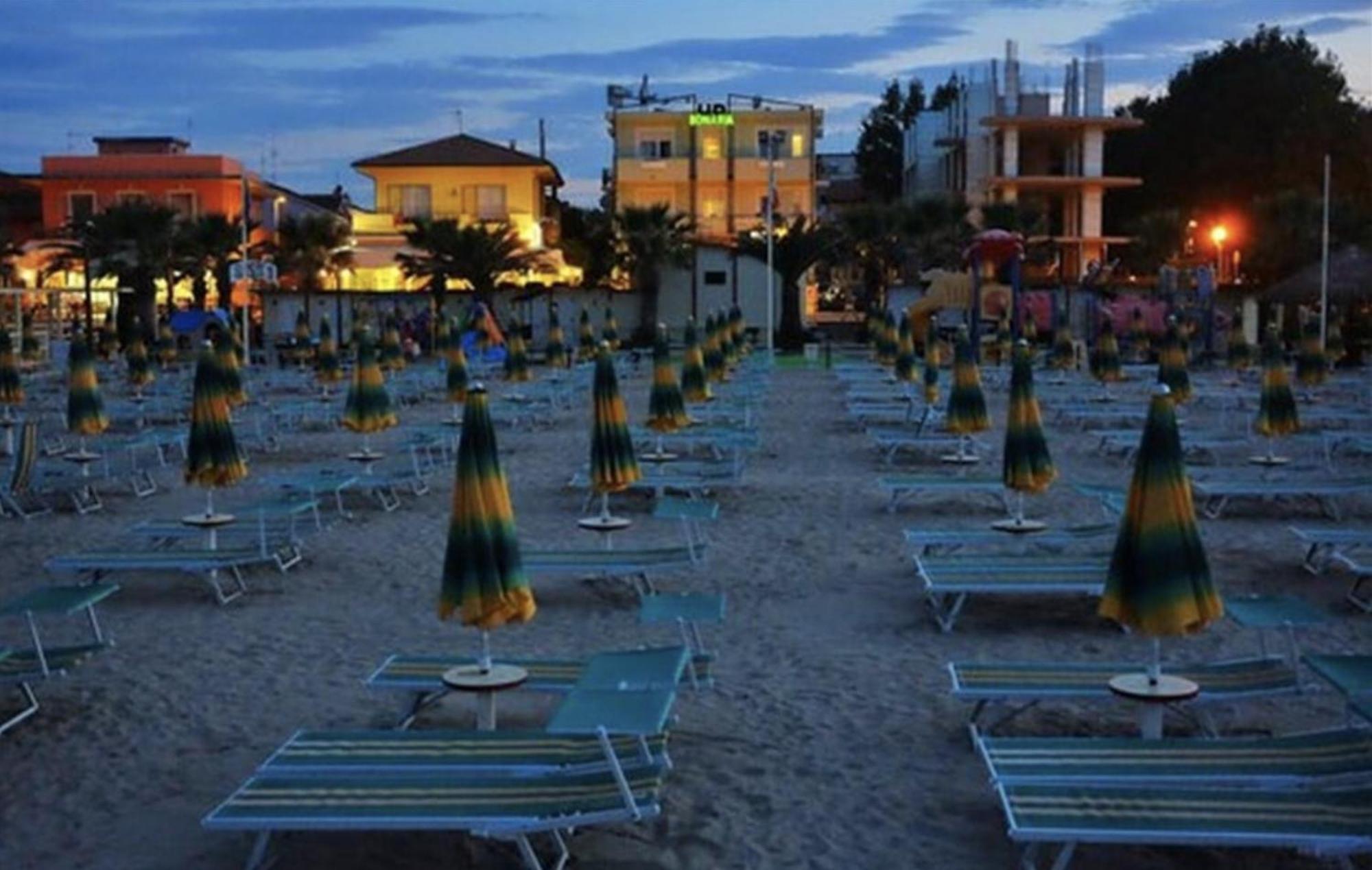 Hotel Bonaria Ρίμινι Εξωτερικό φωτογραφία