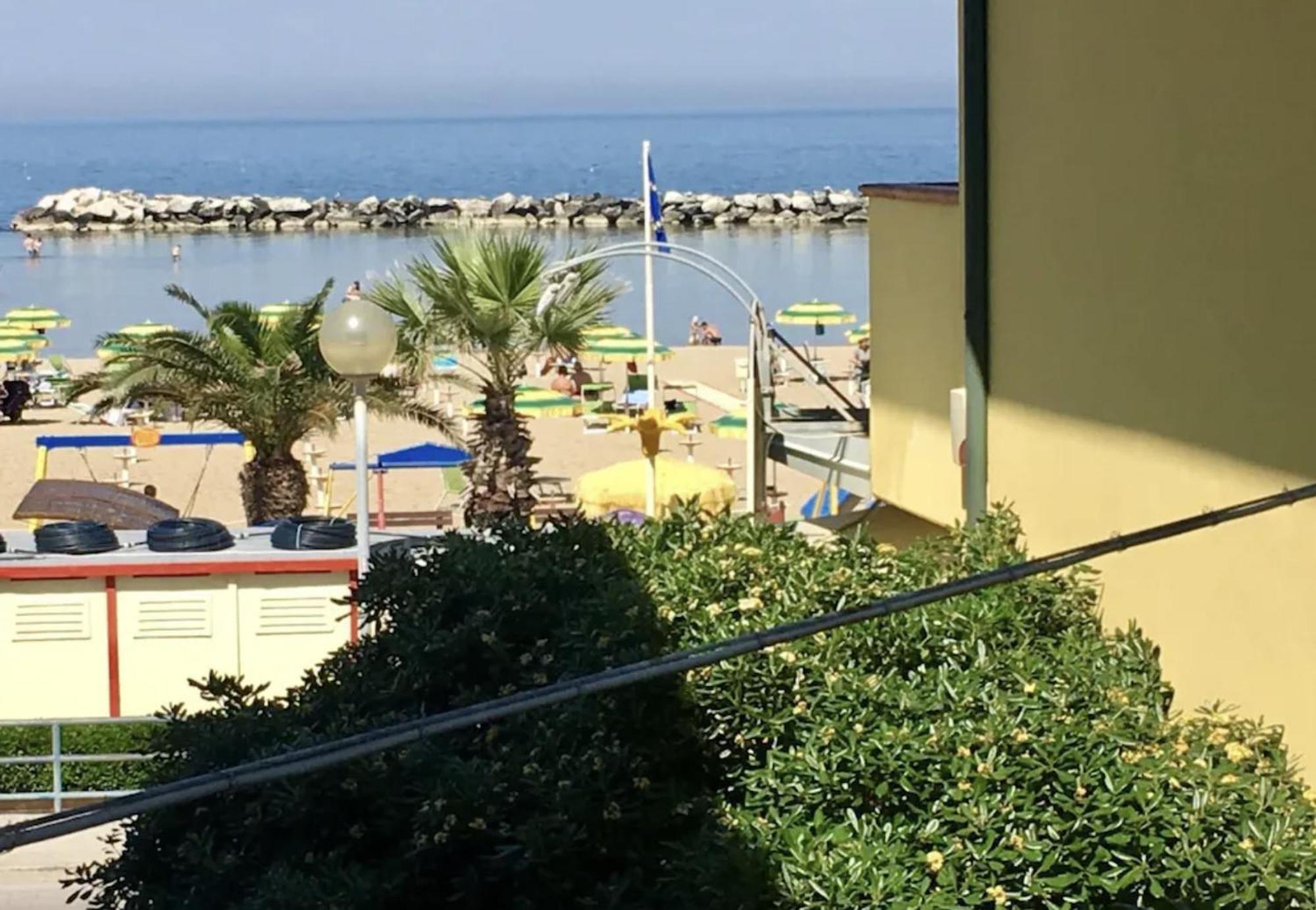 Hotel Bonaria Ρίμινι Εξωτερικό φωτογραφία