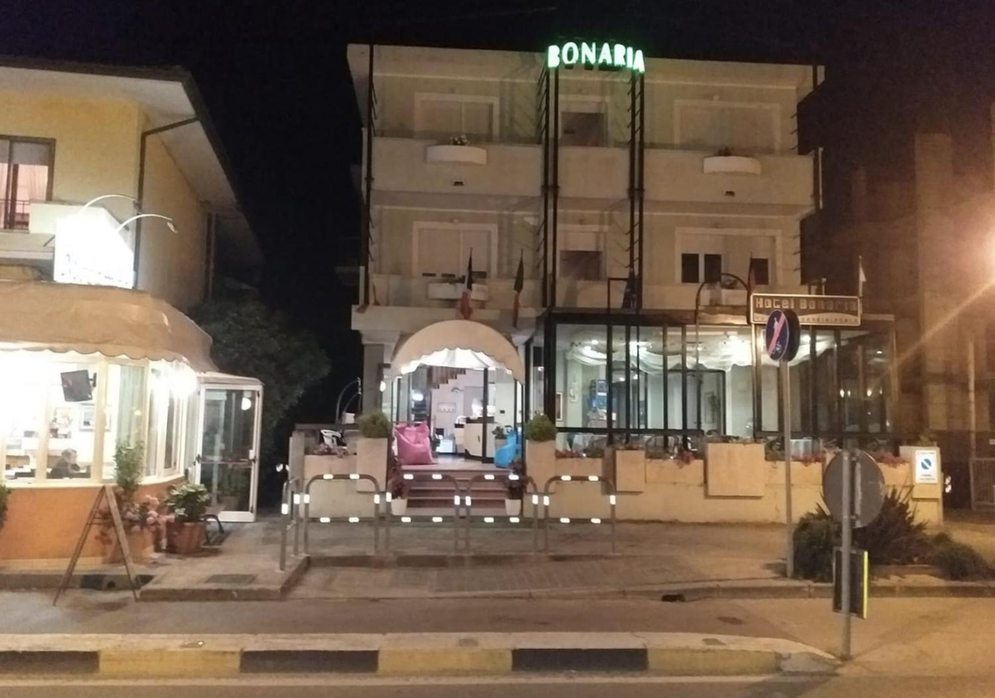 Hotel Bonaria Ρίμινι Εξωτερικό φωτογραφία